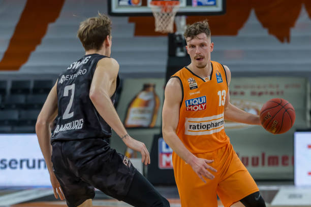 雷霆比赛瞬 雷霆比赛瞬